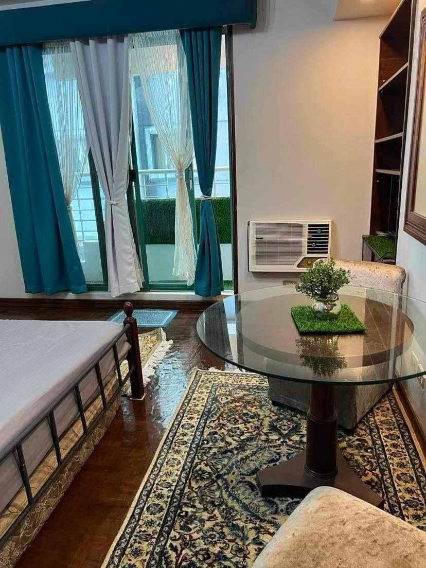 Millennium Plaza Hotel Makati City Kültér fotó